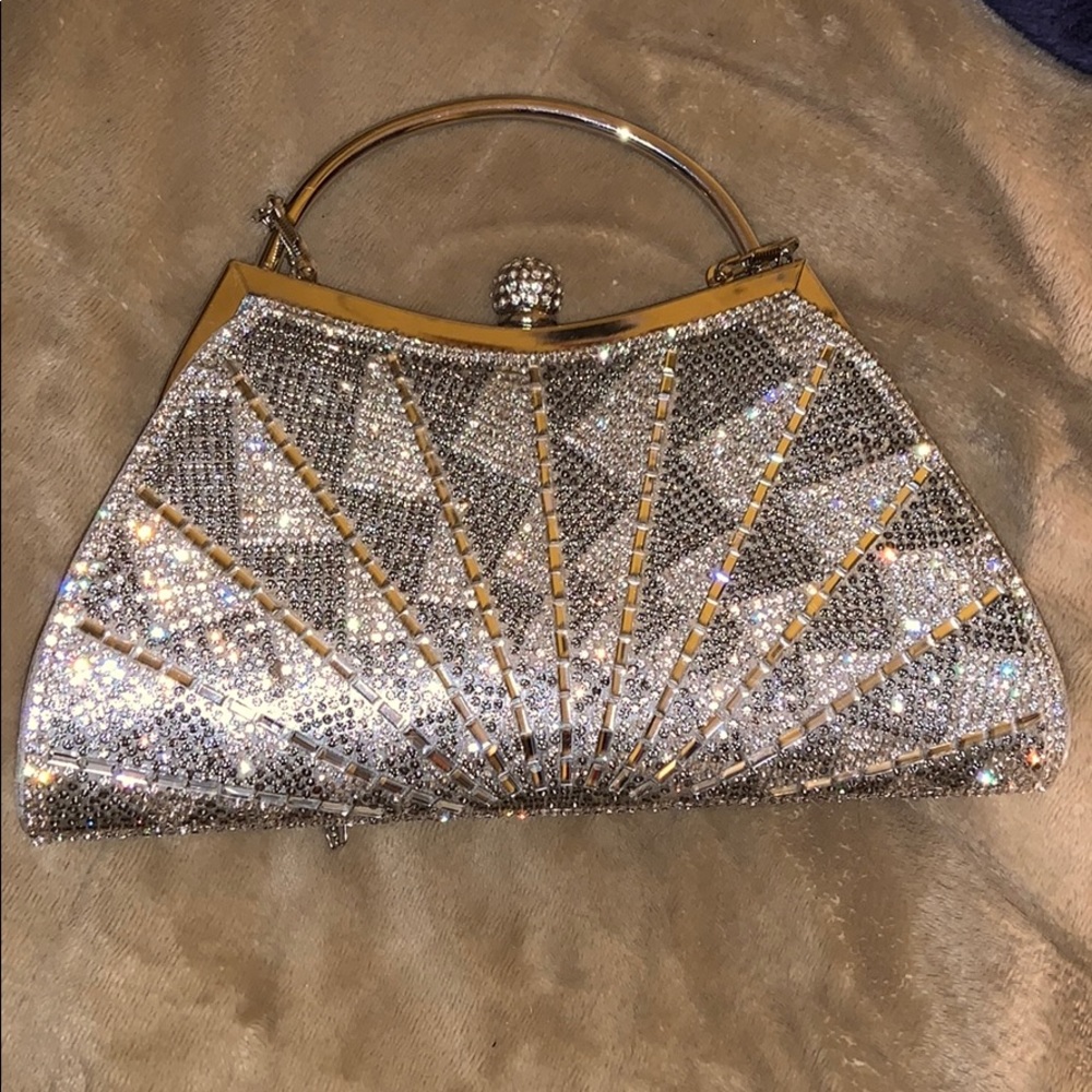 clutch with chain!